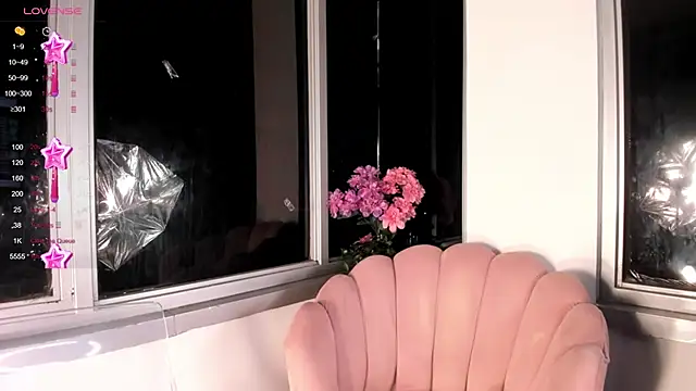 Snapshot of Megan_Lim chatting on 01.12.25 Megan Lim online show from 01.12.25