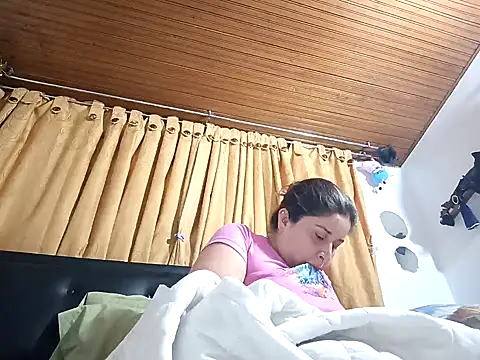 Snapshot of yajahil chatting on 10.12.25 yajahil online show from 10.12.25