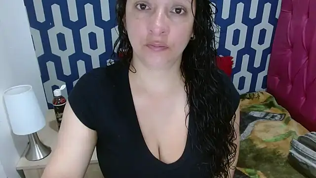 Snapshot of sarax_ximena chatting on 10.06.25 sarax ximena online show from 10.06.25