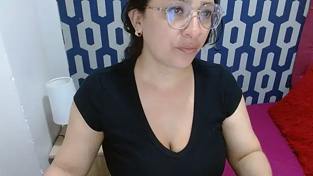 Snapshot of sarax_ximena chatting on 10.11.25 sarax ximena online show from 10.11.25