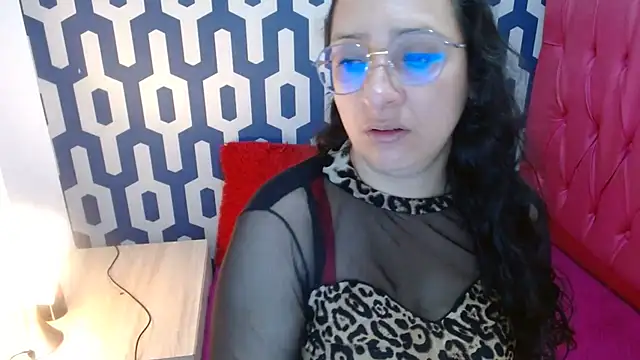 Snapshot of sarax_ximena chatting on 10.19.25 sarax ximena online show from 10.19.25