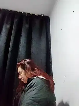 Snapshot of lindassmia chatting on 10.31.25 lindassmia online show from 10.31.25