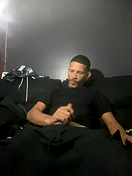 Snapshot of Chico_Bellaco chatting on 10.28.25 Chico Bellaco online show from 10.28.25