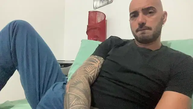 Snapshot of alessandromori91 chatting on 09.26.25 alessandromori91 online show from 09.26.25