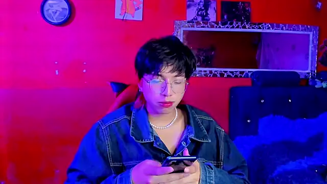 Snapshot of AnggelONfiree chatting on 02.25.25 AnggelONfiree online show from 02.25.25