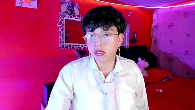 Snapshot of AnggelONfiree chatting on 10.03.25 AnggelONfiree online show from 10.03.25