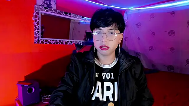 Snapshot of AnggelONfiree chatting on 10.10.25 AnggelONfiree online show from 10.10.25