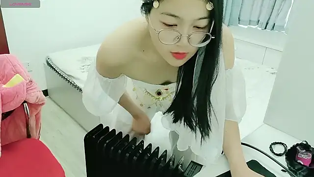 Snapshot of luoxuwen chatting on 01.15.25 luoxuwen online show from 01.15.25