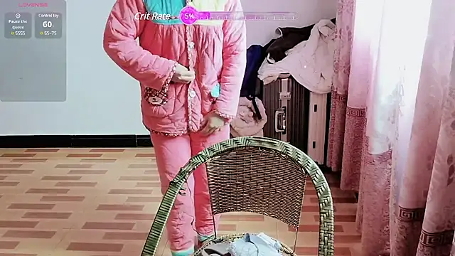 Snapshot of luoxuwen chatting on 02.01.25 luoxuwen online show from 02.01.25