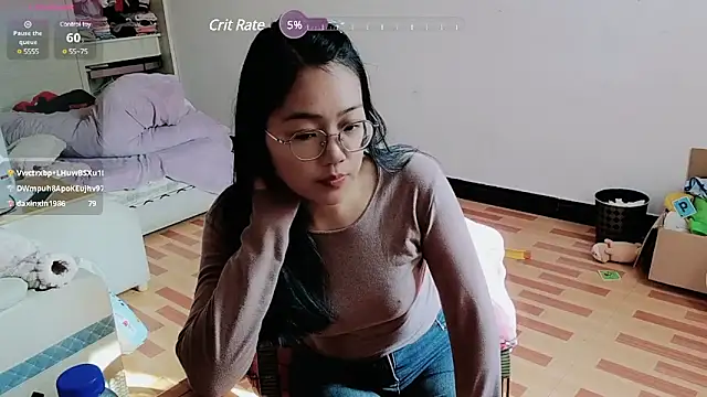 Snapshot of luoxuwen chatting on 02.04.25 luoxuwen online show from 02.04.25
