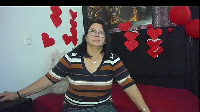 Evaaross 2345 online show from 02.18.25