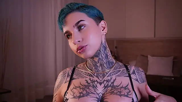 Snapshot of AliceShazaham_ chatting on 01.20.25 AliceShazaham  online show from 01.20.25