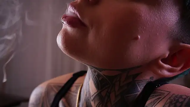 Snapshot of AliceShazaham_ chatting on 01.26.25 AliceShazaham  online show from 01.26.25