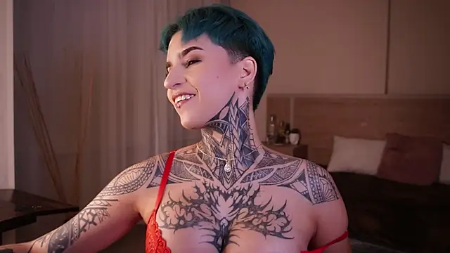 Snapshot of AliceShazaham_ chatting on 02.08.25 AliceShazaham  online show from 02.08.25