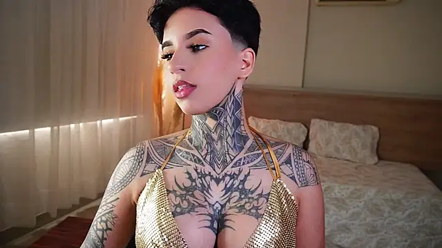 Snapshot of AliceShazaham_ chatting on 10.18.25 AliceShazaham  online show from 10.18.25