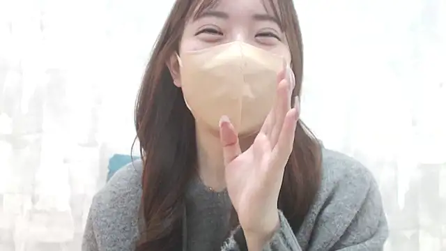 Snapshot of LOVE_MOMO_LOVE chatting on 12.05.24 LOVE MOMO LOVE online show from 12.05.24