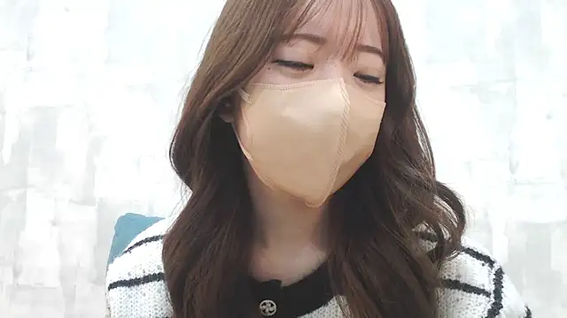 Snapshot of LOVE_MOMO_LOVE chatting on 12.16.24 LOVE MOMO LOVE online show from 12.16.24