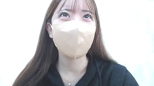 Snapshot of LOVE_MOMO_LOVE chatting on 12.22.24 LOVE MOMO LOVE online show from 12.22.24