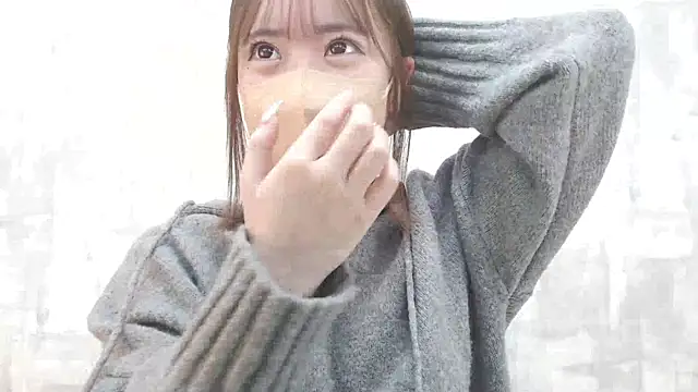 Snapshot of LOVE_MOMO_LOVE chatting on 01.05.25 LOVE MOMO LOVE online show from 01.05.25