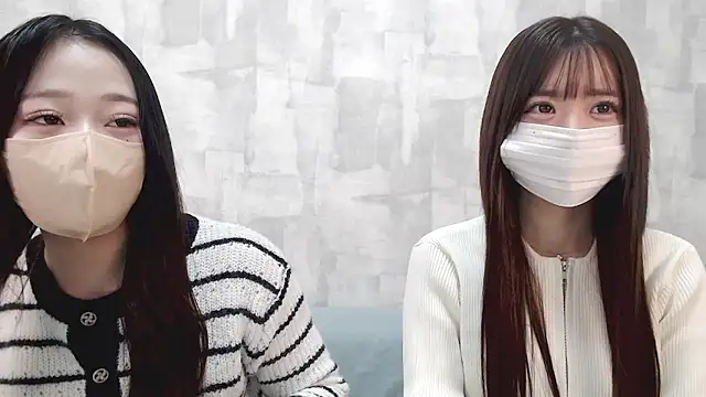 Snapshot of LOVE_MOMO_LOVE chatting on 09.15.25 LOVE MOMO LOVE online show from 09.15.25