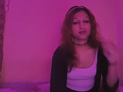 Snapshot of MmmMonikaBabie chatting on 01.18.25 MmmMonikaBabie online show from 01.18.25