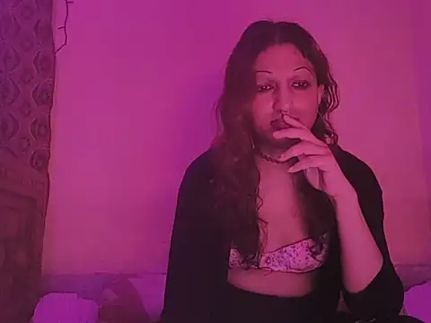 Snapshot of MmmMonikaBabie chatting on 01.25.25 MmmMonikaBabie online show from 01.25.25