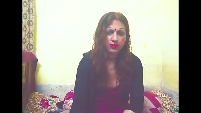 Snapshot of MmmMonikaBabie chatting on 03.10.25 MmmMonikaBabie online show from 03.10.25