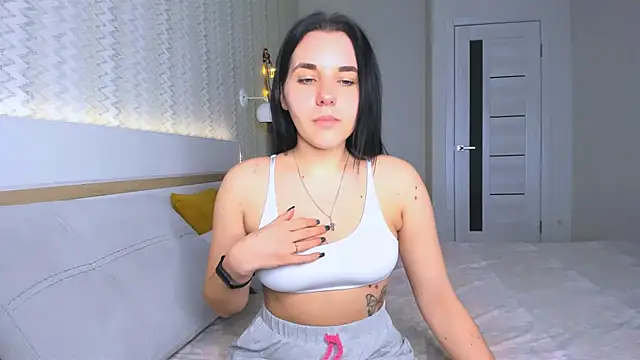 Snapshot of Kate_Ree chatting on 01.24.25 Kate Ree online show from 01.24.25