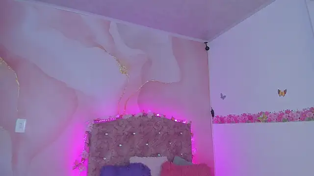 Snapshot of Daisy__rose chatting on 01.05.25 Daisy rose online show from 01.05.25