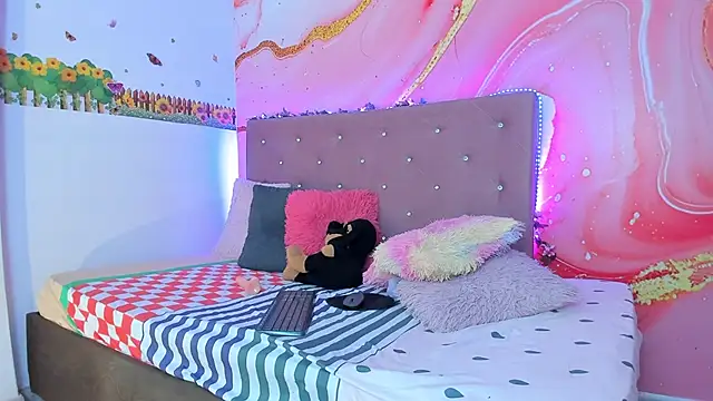 Snapshot of Daisy__rose chatting on 01.25.25 Daisy rose online show from 01.25.25