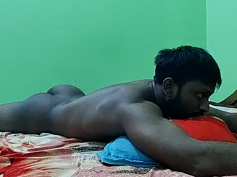 Snapshot of HunkyAriyan chatting on 09.14.25 HunkyAriyan online show from 09.14.25