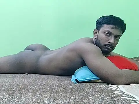 Snapshot of HunkyAriyan chatting on 09.27.25 HunkyAriyan online show from 09.27.25