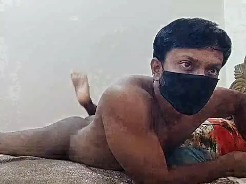 Snapshot of HunkyAriyan chatting on 11.10.25 HunkyAriyan online show from 11.10.25