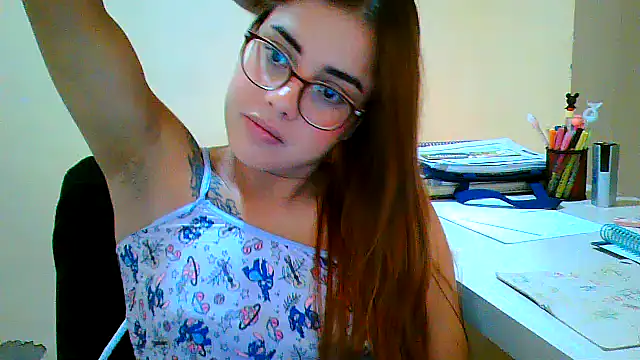 Snapshot of maliamiller chatting on 03.23.25 maliamiller online show from 03.23.25