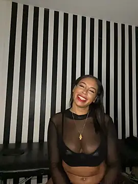 Snapshot of bigbootyjayda chatting on 12.17.24 bigbootyjayda online show from 12.17.24