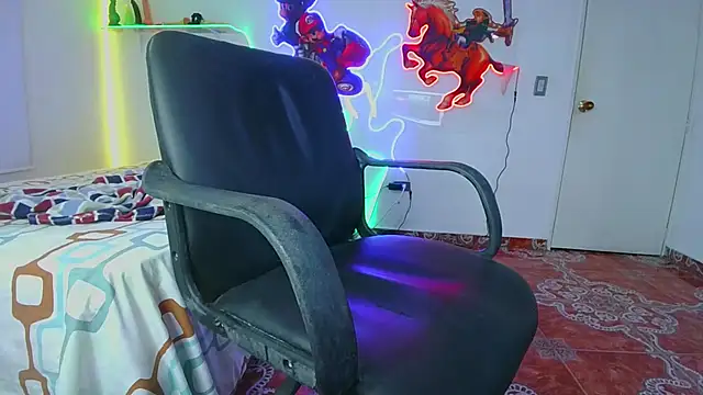 Snapshot of sweetie_tsgirl_ chatting on 12.11.24 sweetie tsgirl online show from 12.11.24