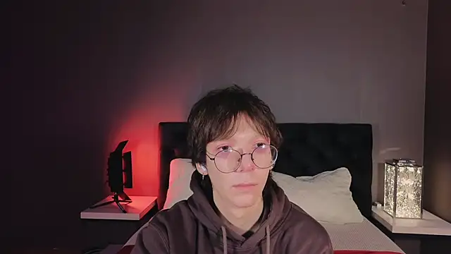 Snapshot of TommieH chatting on 02.01.25 TommieH online show from 02.01.25