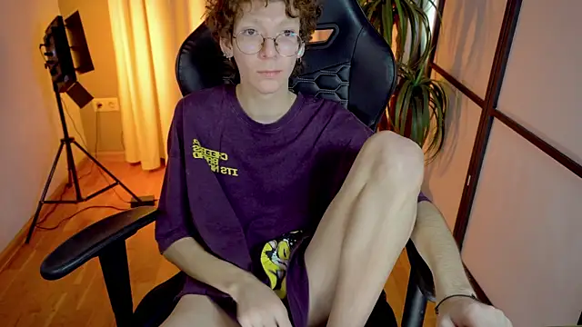 Snapshot of TommieH chatting on 02.14.25 TommieH online show from 02.14.25