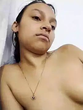 Snapshot of emma_ambar chatting on 12.08.24 emma ambar online show from 12.08.24