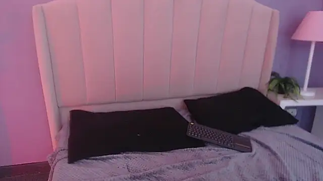 Snapshot of Angie99_gh chatting on 01.29.25 Angie99 gh online show from 01.29.25