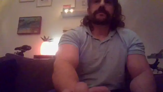 Snapshot of Mclozzz chatting on 10.11.25 Mclozzz online show from 10.11.25