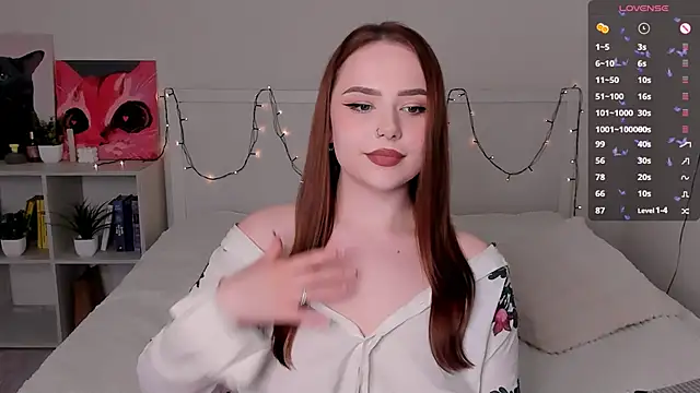 Snapshot of LittleKiitten chatting on 03.20.25 LittleKiitten online show from 03.20.25