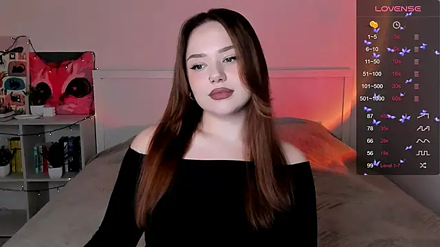 Snapshot of LittleKiitten chatting on 10.19.25 LittleKiitten online show from 10.19.25