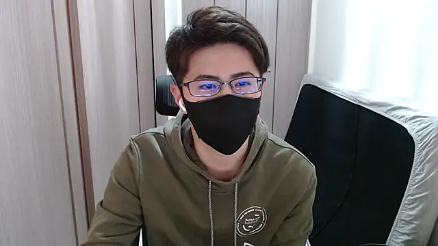 Snapshot of ryota_kkk chatting on 01.05.25 ryota kkk online show from 01.05.25