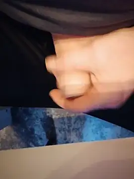 Snapshot of Warumnicht1980 chatting on 11.07.25 Warumnicht1980 online show from 11.07.25