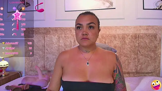 Snapshot of lyn_adamns chatting on 12.17.24 lyn adamns online show from 12.17.24