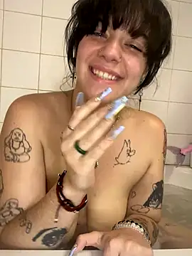 Snapshot of pircilla23 chatting on 09.14.25 pircilla23 online show from 09.14.25