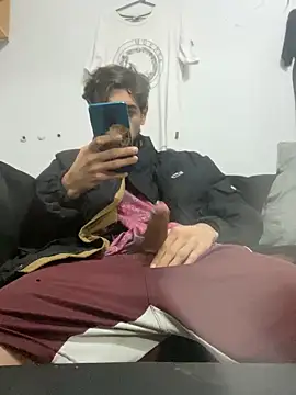 Snapshot of Tomito14 chatting on 10.26.25 Tomito14 online show from 10.26.25