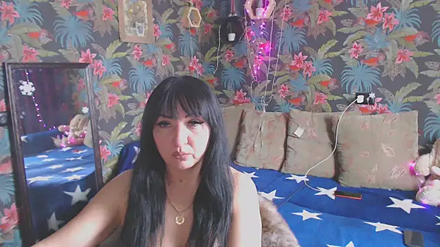 Snapshot of SusanLaNice chatting on 02.04.25 SusanLaNice online show from 02.04.25