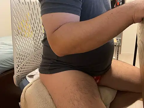 Snapshot of loinclothgay chatting on 12.25.24 loinclothgay online show from 12.25.24